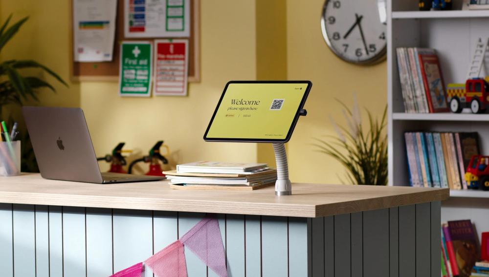 Support de tablette pour l'enregistrement numérique des visiteurs