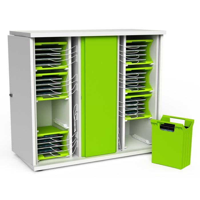 Armoire de chargement pour iPad Zioxi ouverte avec paniers verts pour 32 iPad et gestion des câbles.