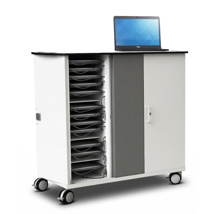 Vue latérale du chariot de chargement pour Chromebook Zioxi onView2 avec compartiments ouverts pour 32 Chromebooks et un ordinateur portable sur le dessus.