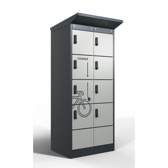 Vue de face inclinée du casier de chargement de batterie de vélo Lockeel avec huit compartiments, équipé de serrures à code électronique et d'une icône de chargement frappante.