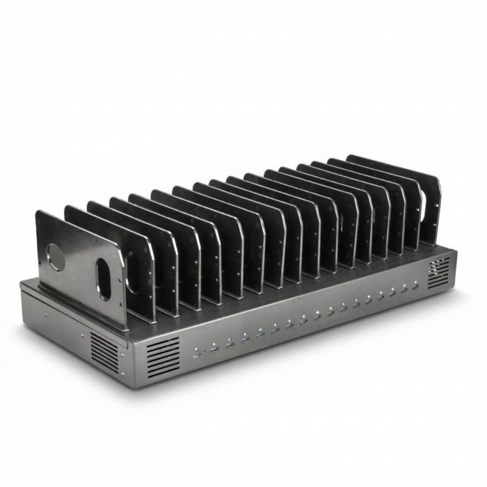 Vue latérale de la station de recharge Torvik OLS-16 avec ports USB-C ouverts et trous de ventilation.