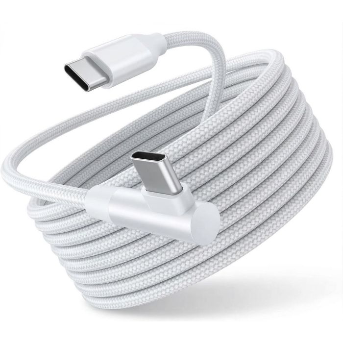 Vue détaillée du câble de chargement et de données Torvik USB-C vers USB-C à angle droit d'une longueur de 2 mètres, à l'état enroulé.