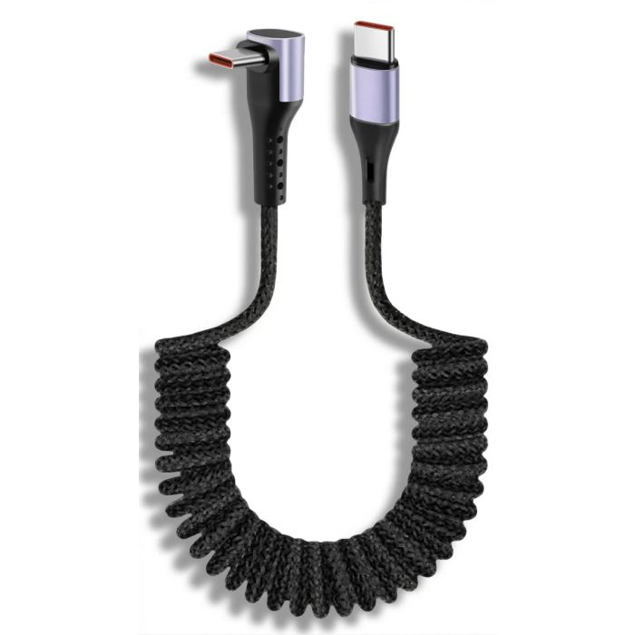 Vue détaillée du câble de charge spiralé Torvik USB-C vers USB-C à angle droit avec un design tressé noir et des connecteurs à angle droit.