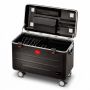 Étui de chargement ouvert PARAT TC20 TwinCharge avec compartiments visibles pour 20 tablettes et câbles sur le dessus.