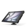Vue latérale du support de table Compulocks Rise pour iPad Air, avec une élégante finition noire et un angle réglable.