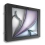 Vue latérale du support mural Compulocks Apex pour iPad Air, noir, avec une finition et des détails de montage modernes.