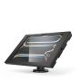 Vue latérale du support de table Compulocks Rise pour iPad Pro, avec une tablette montée en angle en noir.