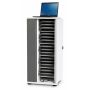 Vue latérale de l'armoire de chargement Zioxi Chromebook avec compartiments ouverts pour 20 Chromebooks et un ordinateur portable sur le dessus.