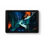 Vue détaillée du support mural Displine Companion Wall 2.0 avec iPad Air 10,9 pouces en cours d'utilisation, avec fond coloré.
