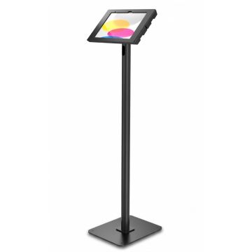 Vue latérale du support au sol Compulocks Swift Apex pour iPad, noir, avec un iPad monté en position verticale.