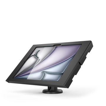 Vue d'angle du support de table Compulocks Rise avec iPad Air en position debout, design noir.
