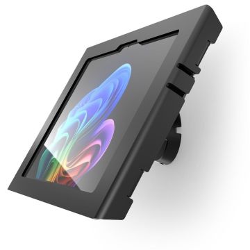 Vue latérale du support mural Compulocks Bow Apex pour Microsoft Surface Pro 11, monté au mur avec une tablette en cours d'utilisation.