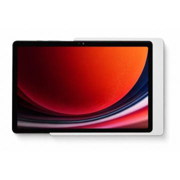 Gros plan du support mural Displine Companion Wall Home avec Samsung Galaxy Tab A11+ en finition blanche.
