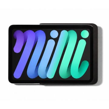 Vue détaillée du support mural Displine Dame Wall Home 2.0 avec iPad Mini 7 en noir, mettant l'accent sur le montage et le design.