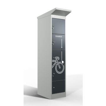 Photo en studio vue de trois quarts du casier de chargement de batterie de vélo Lockeel à quatre compartiments, équipé de serrures à clé et d'une icône de chargement sur la porte.