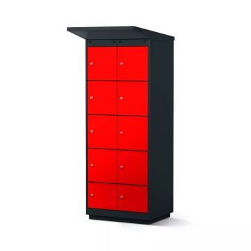 Vue de face du casier de chargement de batterie de vélo Lockeel avec 8 compartiments en noir et rouge.