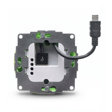 Vue arrière de l'alimentation intégrée sCharge USB-A avec câble micro USB visible et bouton de réinitialisation.