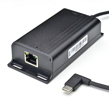 Vue détaillée du répartiteur PoE Smart Things sCharge avec câble USB-C, le port Ethernet et les connexions sont visibles.