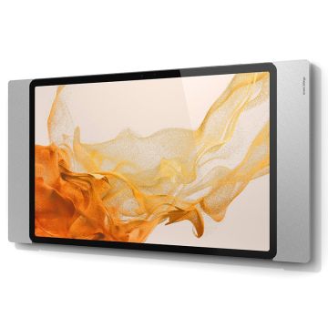 Vue latérale du support mural Smart Things sDock Fix pour Samsung Galaxy Tab S10+ en argent, monté au mur avec une tablette en cours d'utilisation.